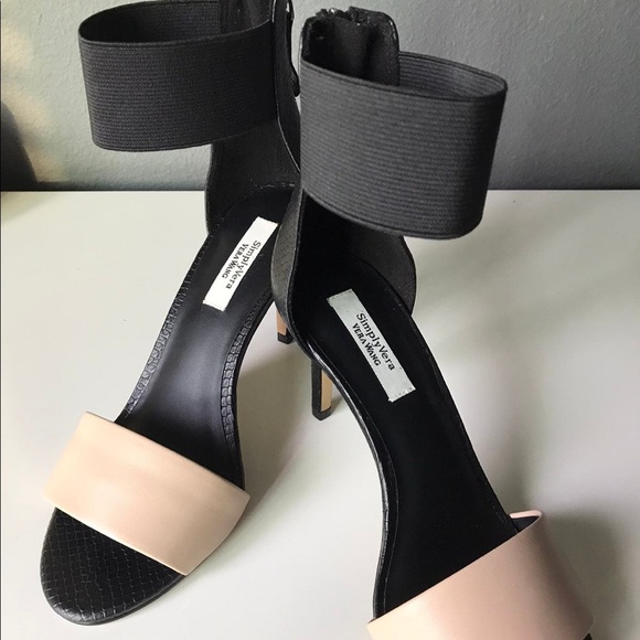 Simply Vera Black & Blush Ankle Strap Heels - Picture 6 of 9